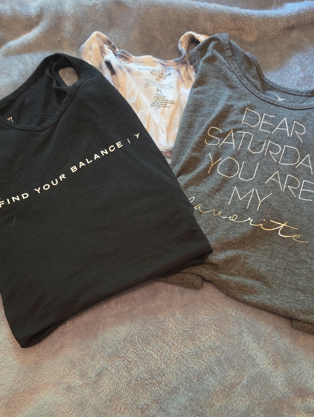 Old Navy Black and Gray Graphic Tank Tops - Women's Pack